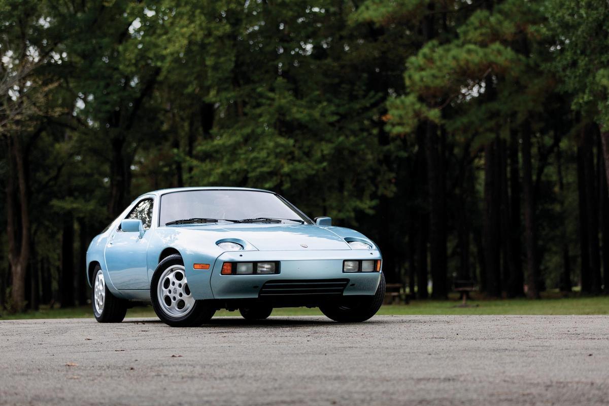 Porsche 928