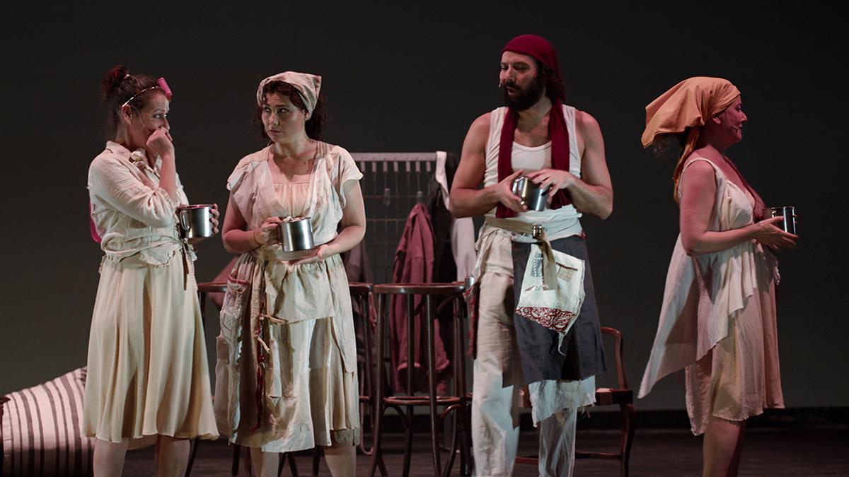 Un momento de la adaptación teatral de 'La tuerta'.