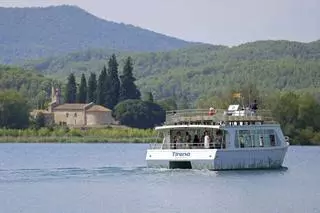 Les imatges del retorn de La Tirona a l'Estany de Banyoles