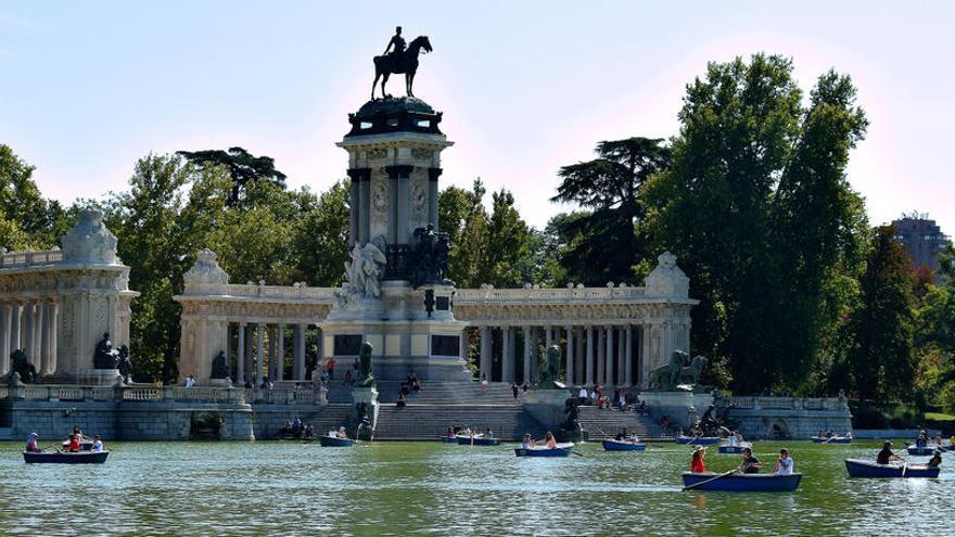 Espacios como El Retiro acogen colonias de animales.