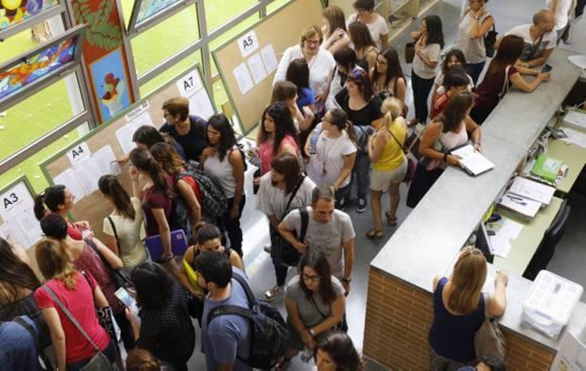 Las plazas ofertadas en una de las mayores convocatorias de la Generalitat corresponden a 2017.