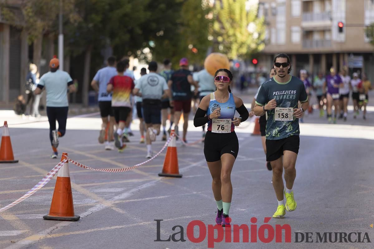Carrera '10K Assota por ti' en Caravaca (salida y giro primera vuelta)