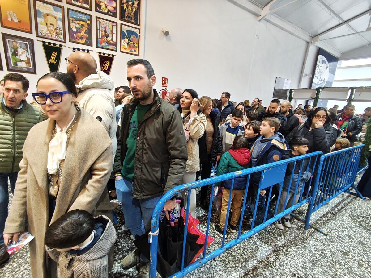 Ilusión infantil con los Magos en Lucena