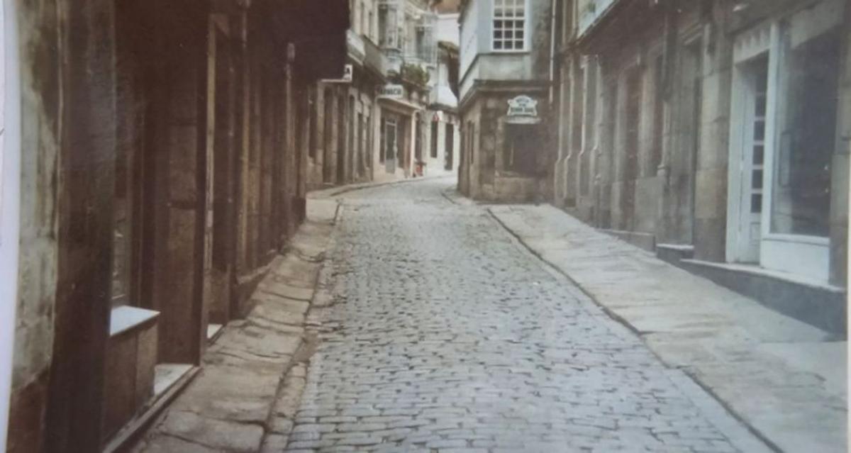 Adoquines en la calle Real. |  Faro