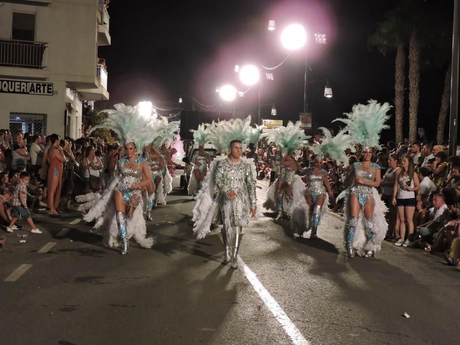 La bahía de Águilas se transforma en un gran teatro en su Carnaval de verano