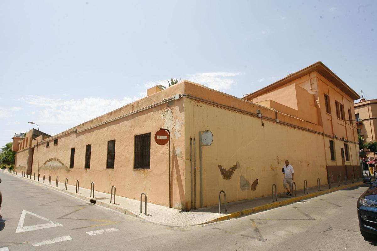 Parte posterior de la antigua comisaría.