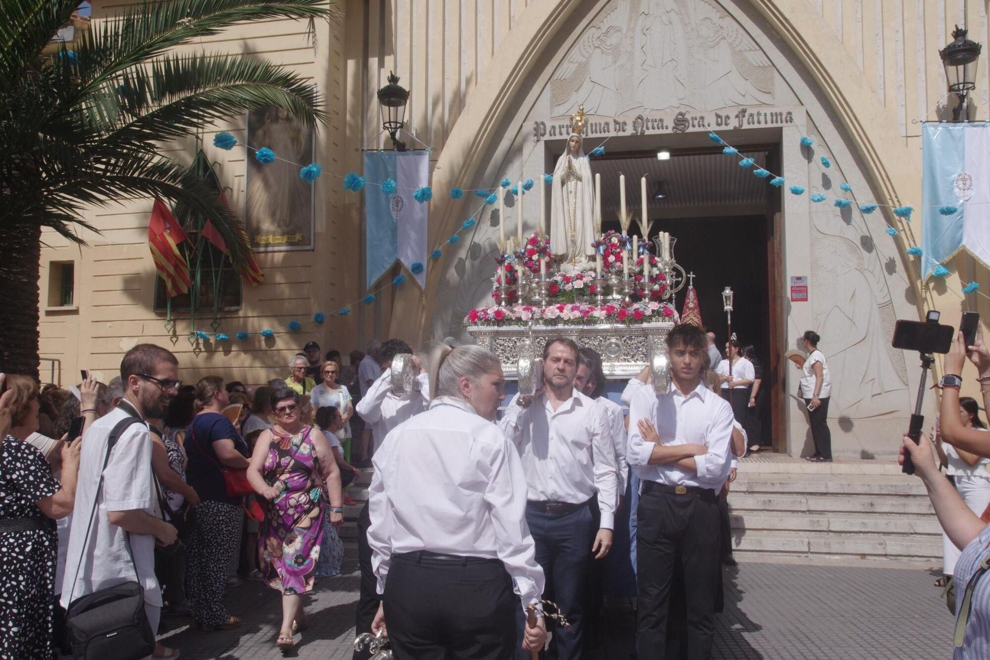 Traslado de la Virgen de Fátima y la Virgen de las Mercedes (El Tarajal) hacia sus altares por la festividad del Corpus en Málaga