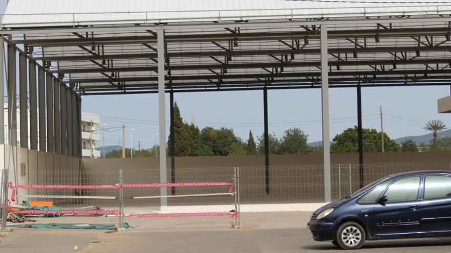 Estado de las obras de cerramiento de las pistas de Puig d&#039;en Valls