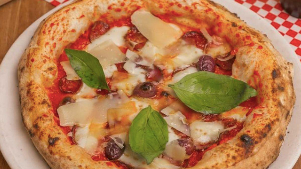 Esta es la mejor pizza de Europa en 2021, y la puedes comer en Madrid