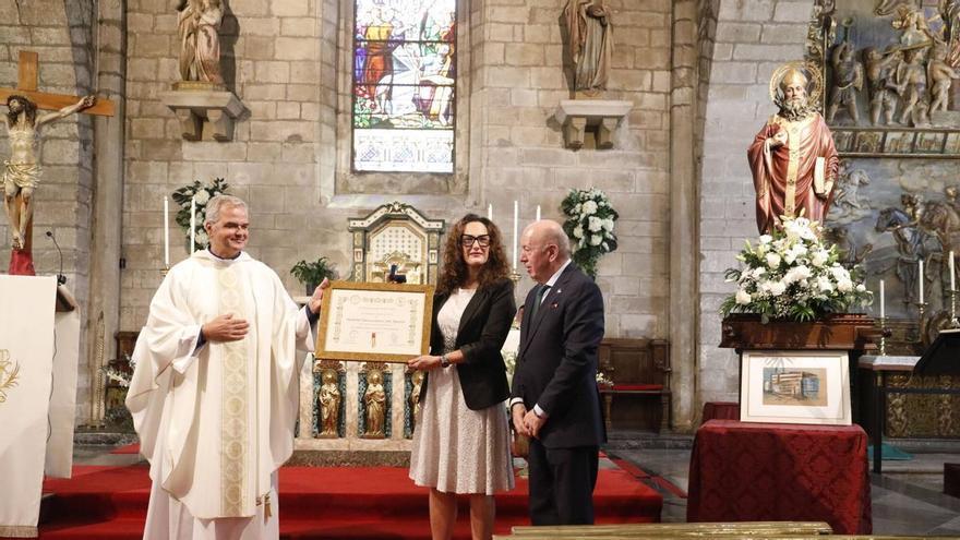El Hospital de Avilés, homenajeado en la celebración de San Agustín: "Mantiene el mismo sentimiento familiar que cuando se construyó hace 50 años"
