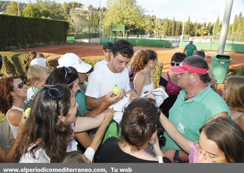 GALERÍA DE FOTOS- Bautista desata la locura peloteando con Ferrer en La Coma