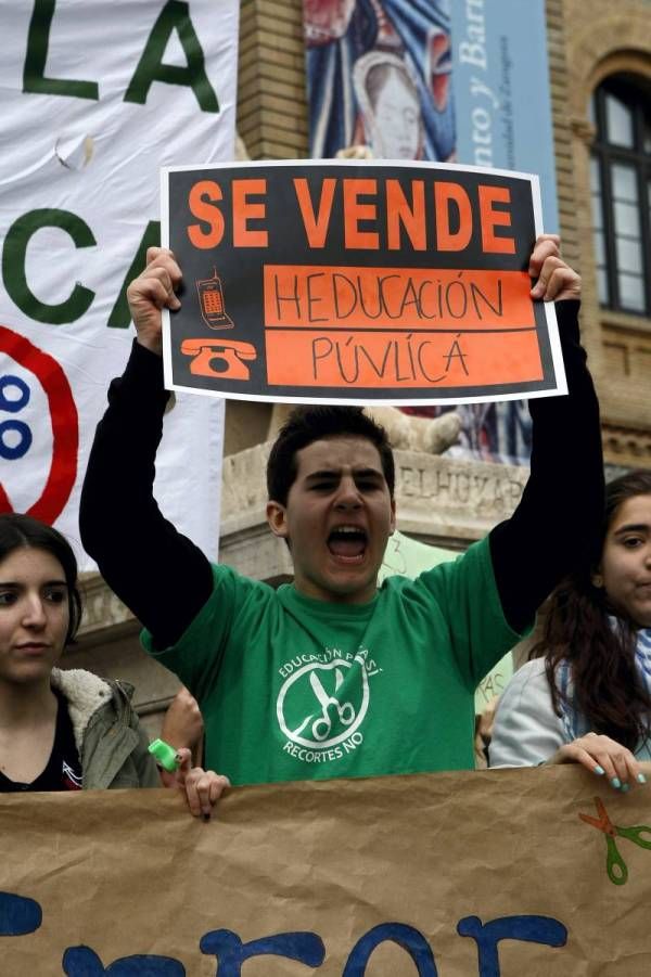 Fotogalería: Manifestación de estudiantes en Zaragoza