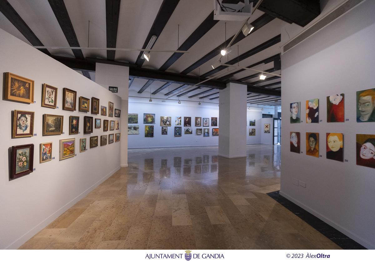La exposición en la sala Coll Alas