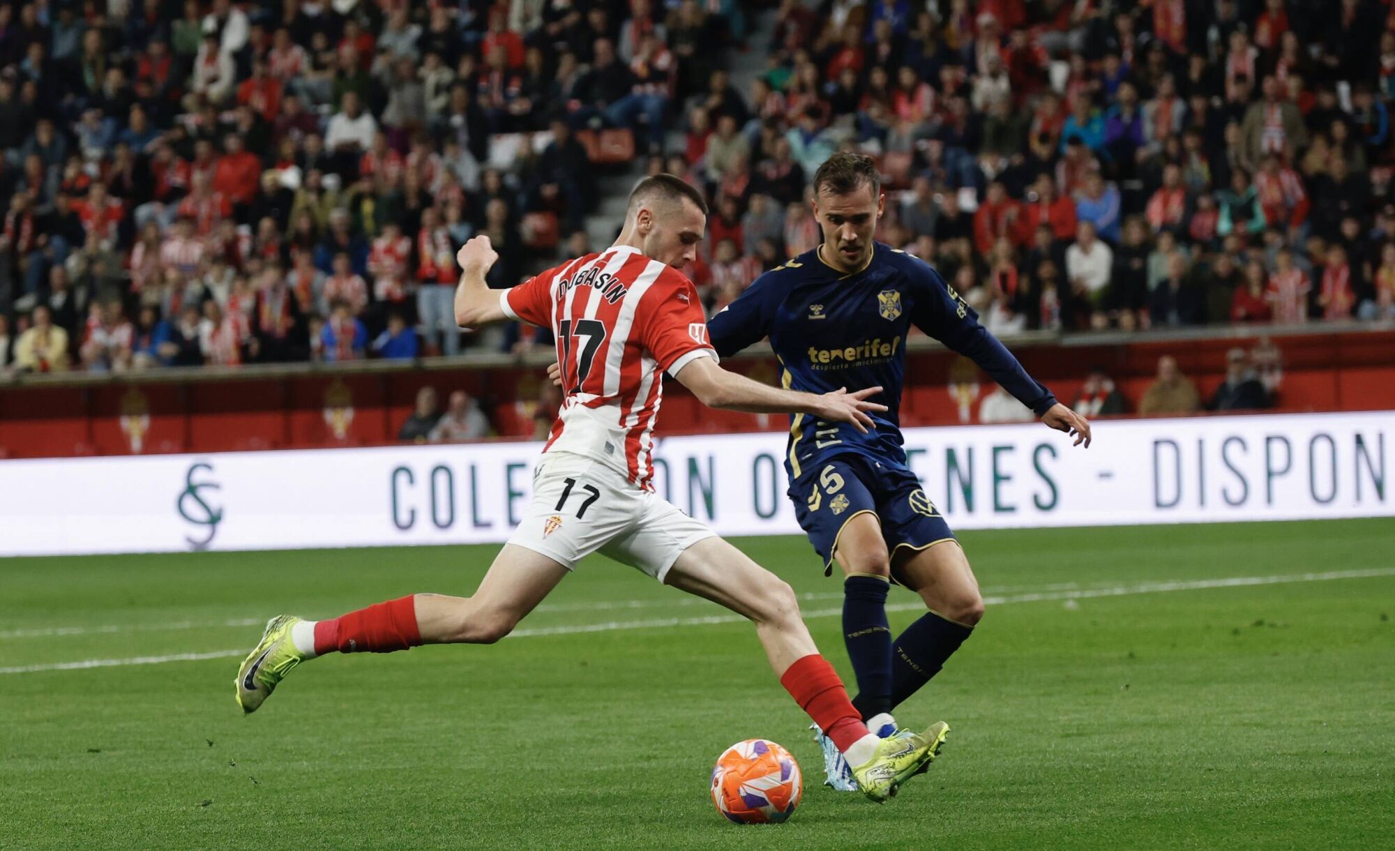 EN IMÁGENES: El Sporting - Tenerife disputado en El Molinón