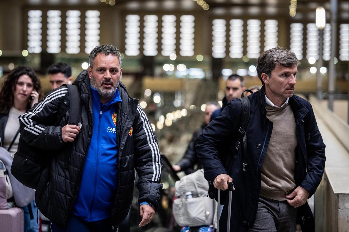 David Navarro y Lalo Arantegui, a su llegada en tren a Zaragoza este sábado.