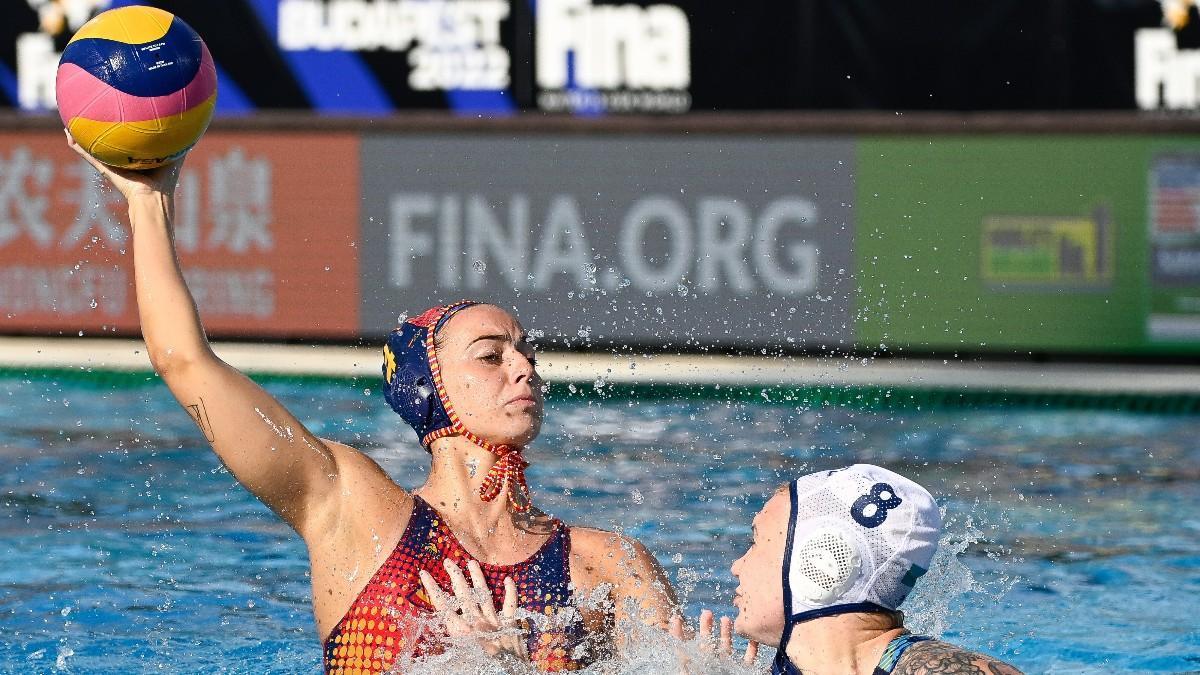 Bea Ortiz, en acción con la selección española frente a Kazajistán