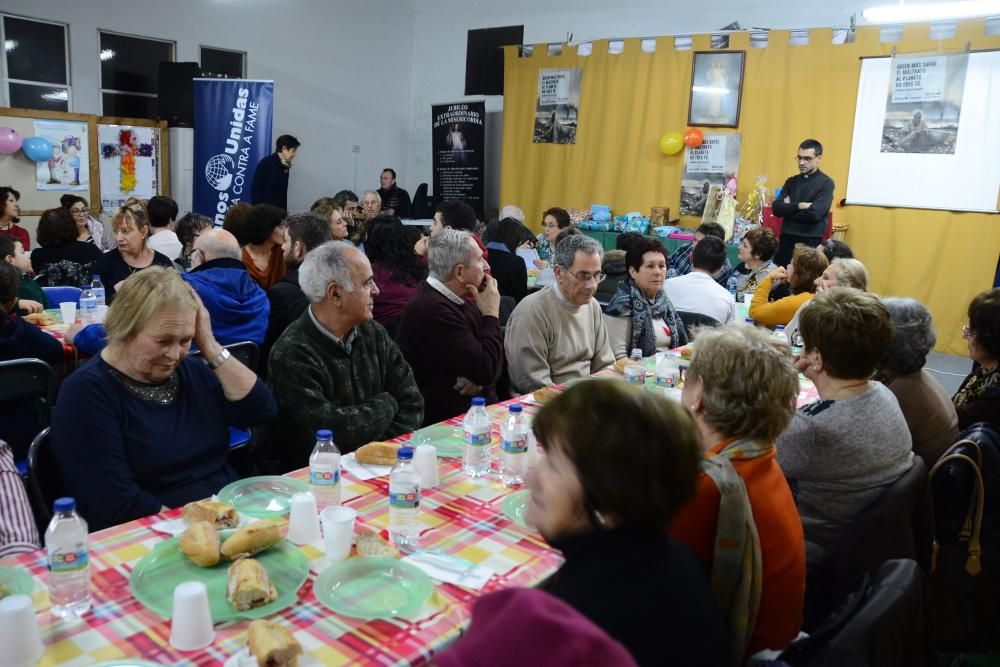 Cangas inicial la campaña a favor de Manos Unidas con una sopa solidaria.