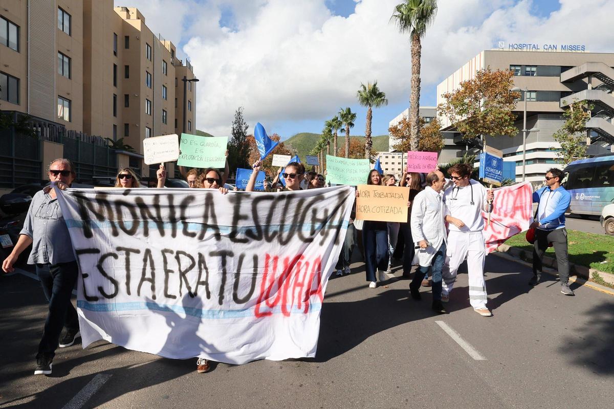 Las imágenes de la manifestación organizada por los sanitarios de Ibiza