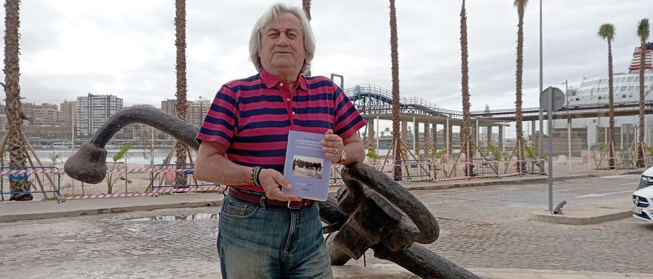 Juan de Dios Segura Baena, hace unos días en el Puerto con su libro sobre Annual.