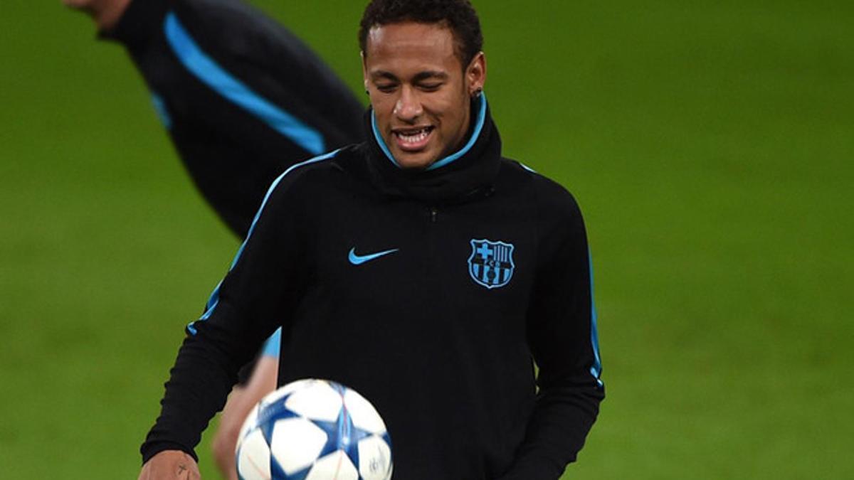 Neymar, pese a la lesión que sufrió en la víspera del Bayer Leverkusen-FC Barcelona, ha entrado en la lista de expedicionarios al Mundial de Clubes Japón 2015