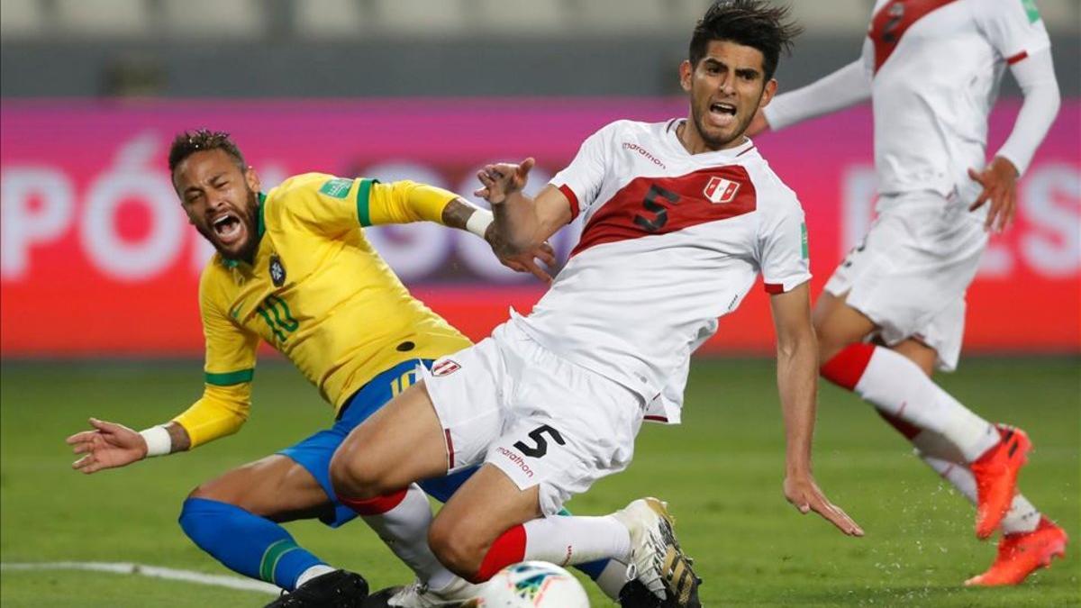 Brasil derrotó 4-2 a Perú con triplete de Neymar