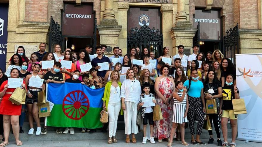 Kamira reconoce el éxito del alumnado gitano en la UCO