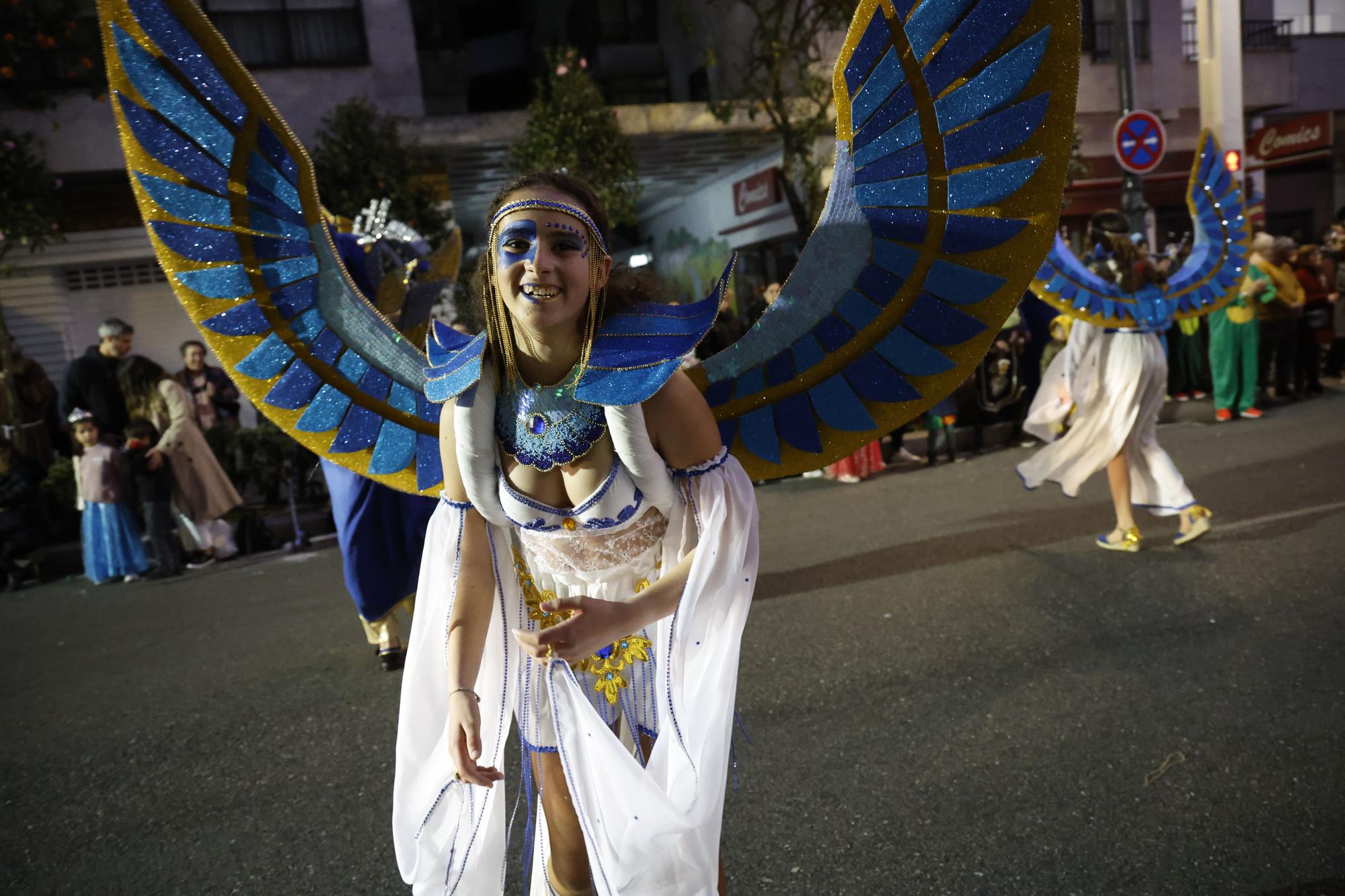 Máscaras, plumas y mucho brillo para disfrutar del fantástico mundo del entroido