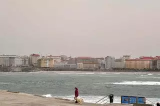 Semana Santa de pasión y paraguas en Galicia