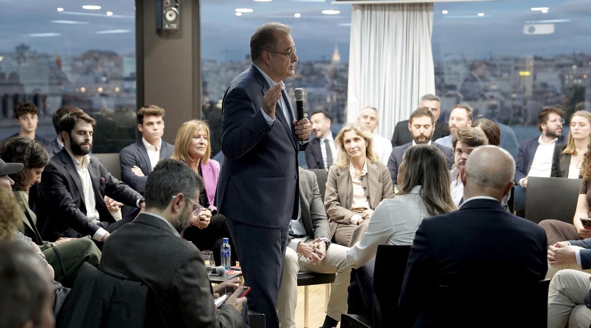 Madrid. 06.11. Evento Diálogos (im)posibles en el que han participado María Márquez, portavoz del PSOE en el Parlamento de Andalucía, Juan Carlos Caballero, portavoz del PP en el Ayuntamiento de Valencia, Albert Sáez, director de El Periódico, y Nacho Corredor, socio y vicepresidente de beBartlet.