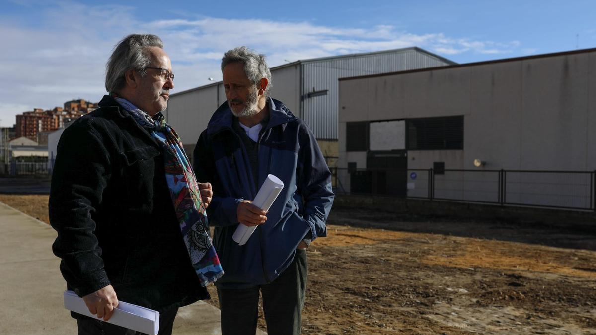 Francisco Guarido y Romualdo Fernández visitan las obras.