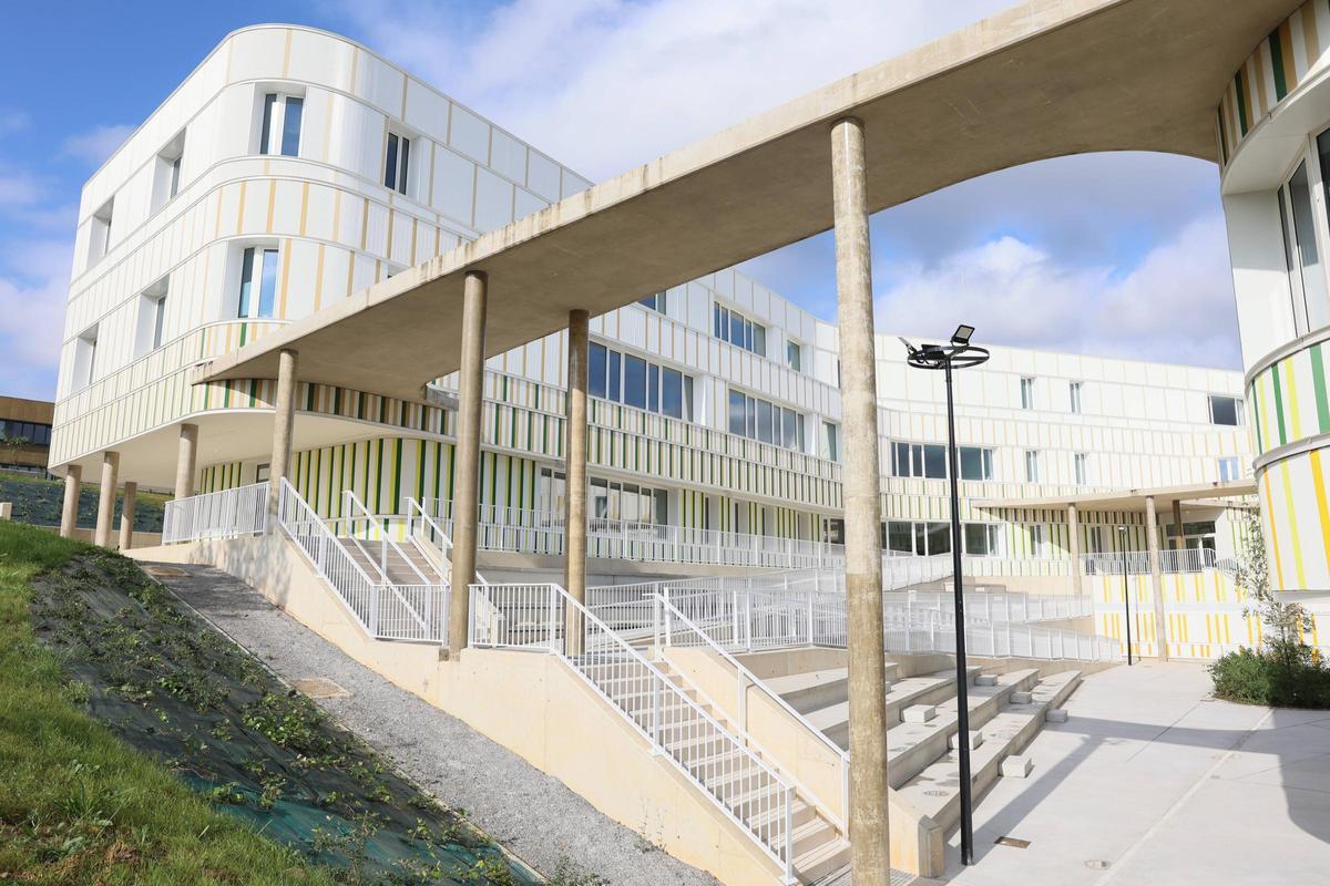 Así es el instituto más caro de Asturias: un recorrido por el IES Margarita Salas de La Corredoria