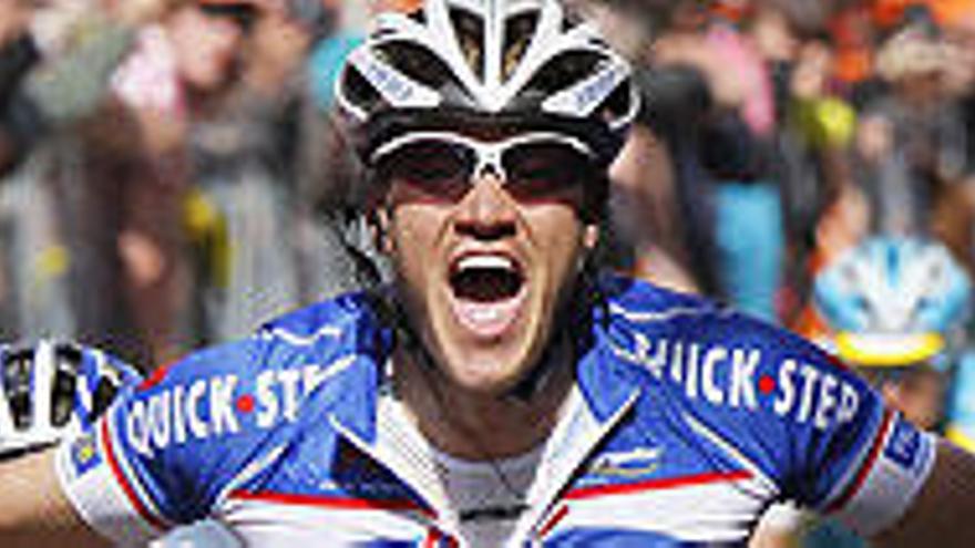 Wouter Weylandt celebra su victoria en la meta de Middelburg (Holanda)