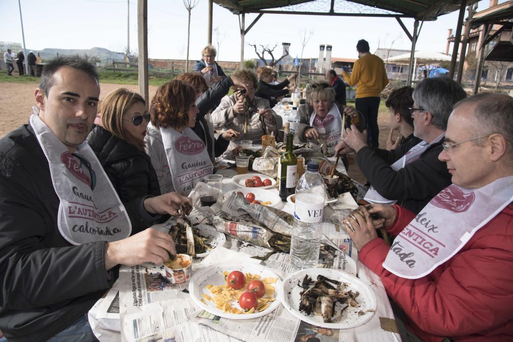 Famílies vingudes d''arreu de la Catalunya central i també de fora comparteixen àpat amb Manresa amb productes de la terra