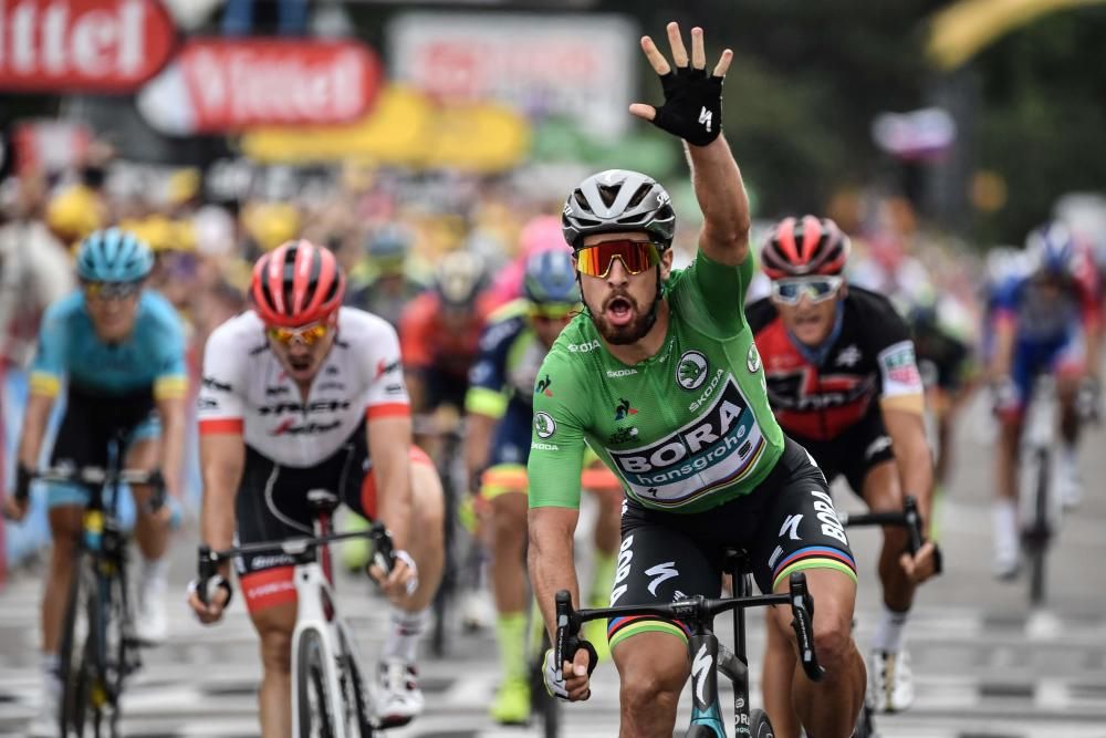 El ciclista eslovaco Peter Sagan (Bora-Hansgrohe) se ha impuesto este viernes en la decimotercera etapa del Tour de Francia, disputada entre Bourg d''Oisans y Valence sobre 169,5 kilómetros.