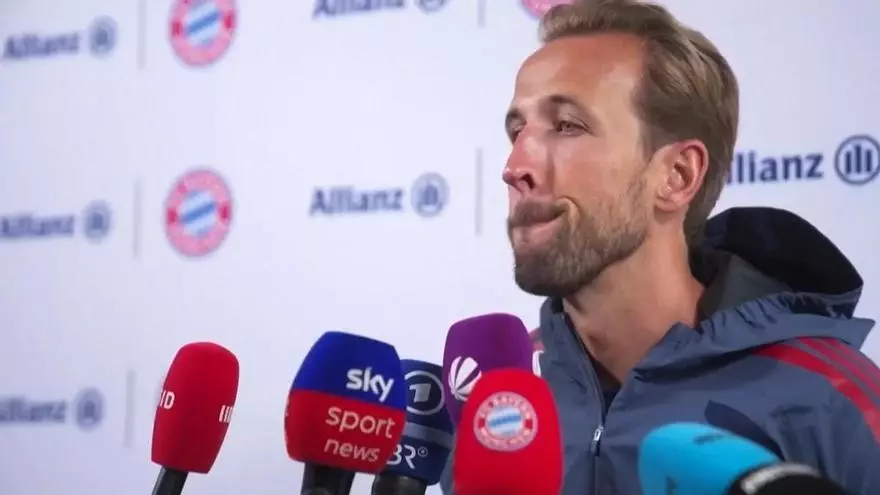 Kane dice que no piensa en el Balón de Oro a pesar de su gran temporada
