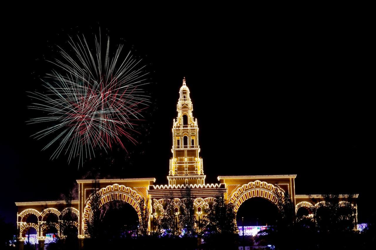 Fuegos artificiales para celebrar el inicio de la Feria de Córdoba 2025