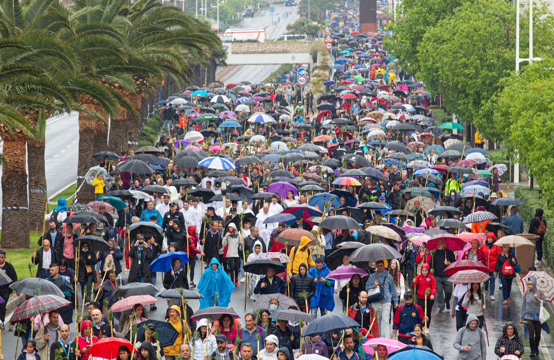 La lluvia no puede con la tradición