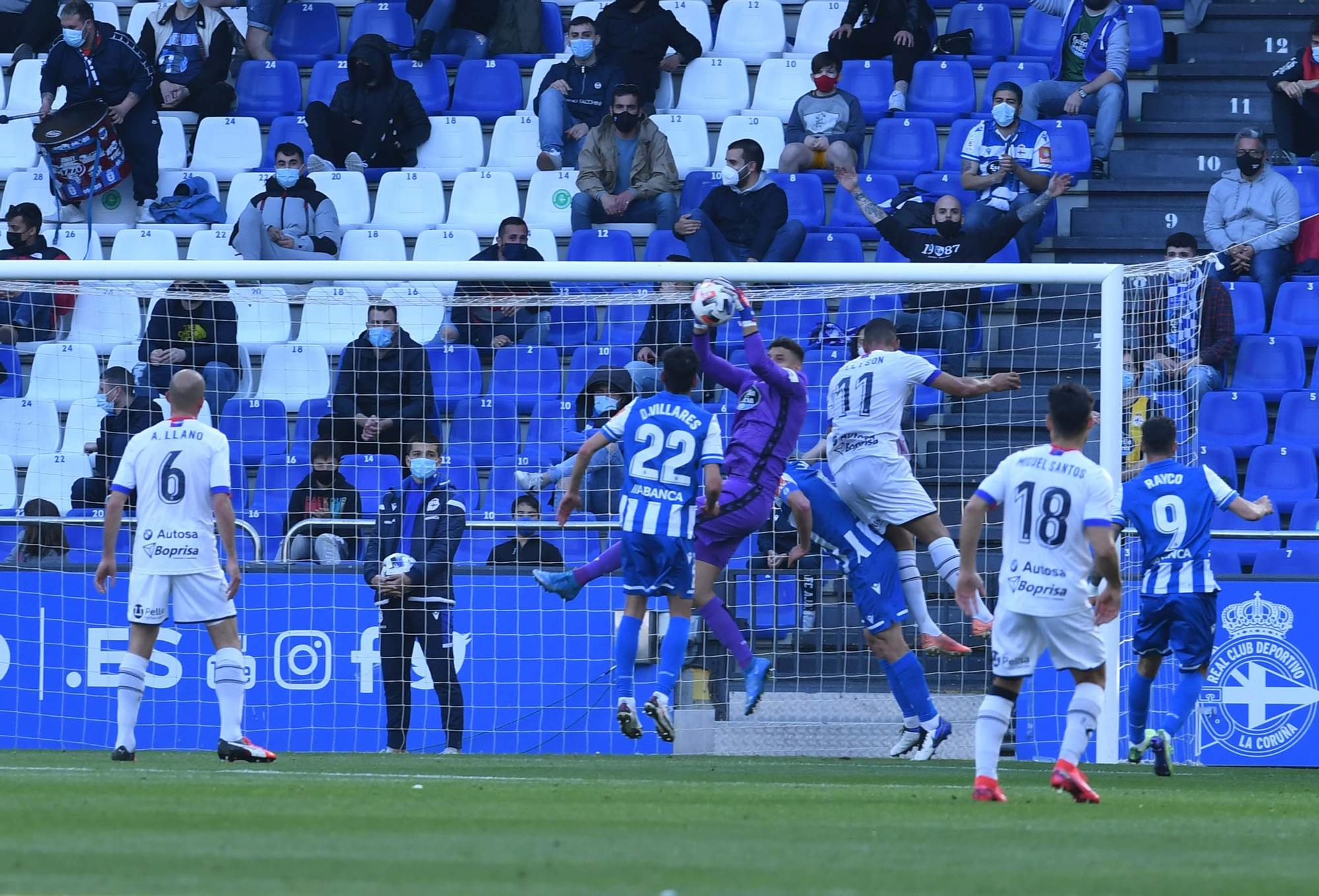 El Deportivo se libera con una goleada al Langreo (5-0)