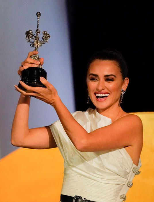 Penélope Cruz recibe el Premio Donostia