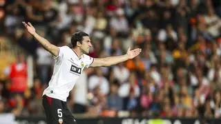 César Tárrega vuelve fuerte: de la enfermería del Valencia CF al once ideal de LaLiga