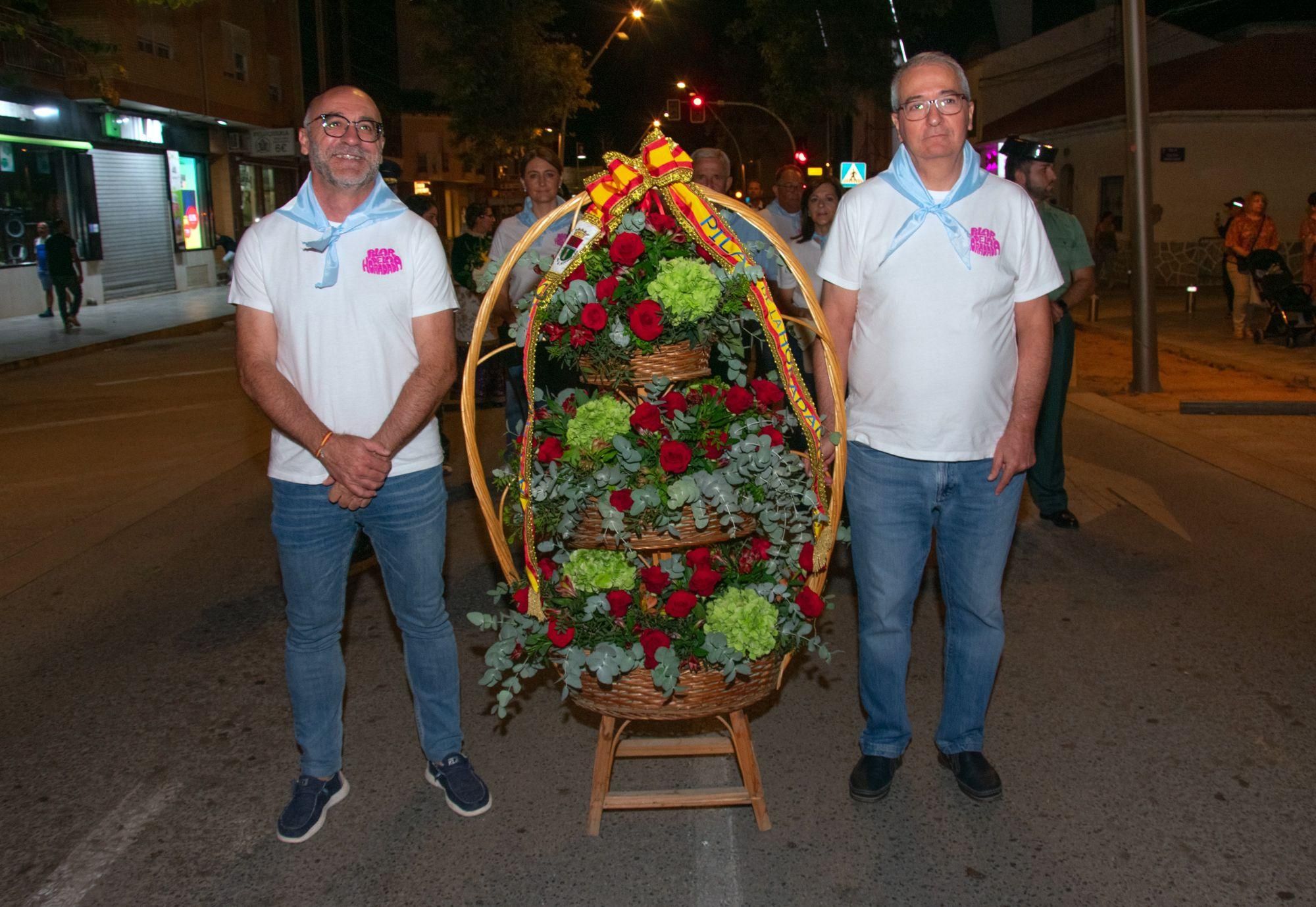 La ofrenda de flores de la Virgen del Pilar de Pilar de la Horadada, en imágenes