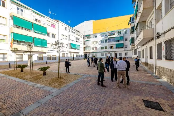 Una nueva plaza y una rampa peatonal frente a los colegios mejoran la accesibilidad del barrio de Foietes en Benidorm