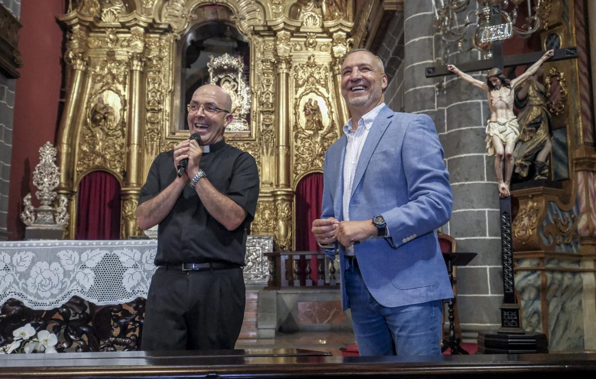 Ofrenda floral de la UD Las Palmas a la Virgen del Pino