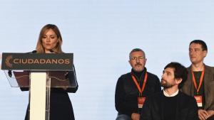 Patricia Guasp y Adrián Vázquez en la asamblea general de Ciudadanos.