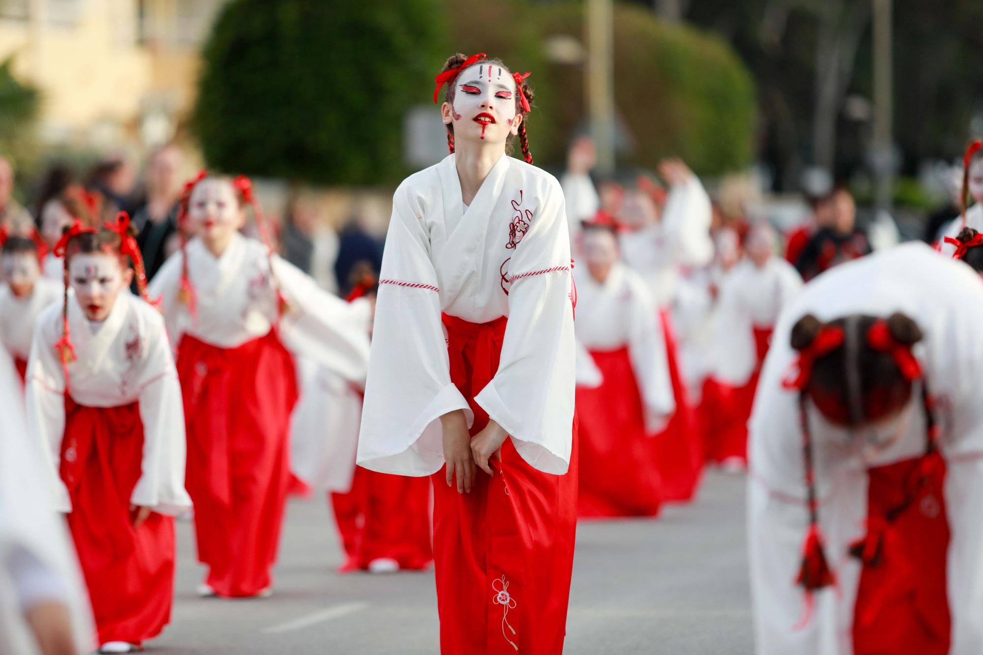 Todas las imágenes de la rúa de carnaval 2023 en Santa Eulària