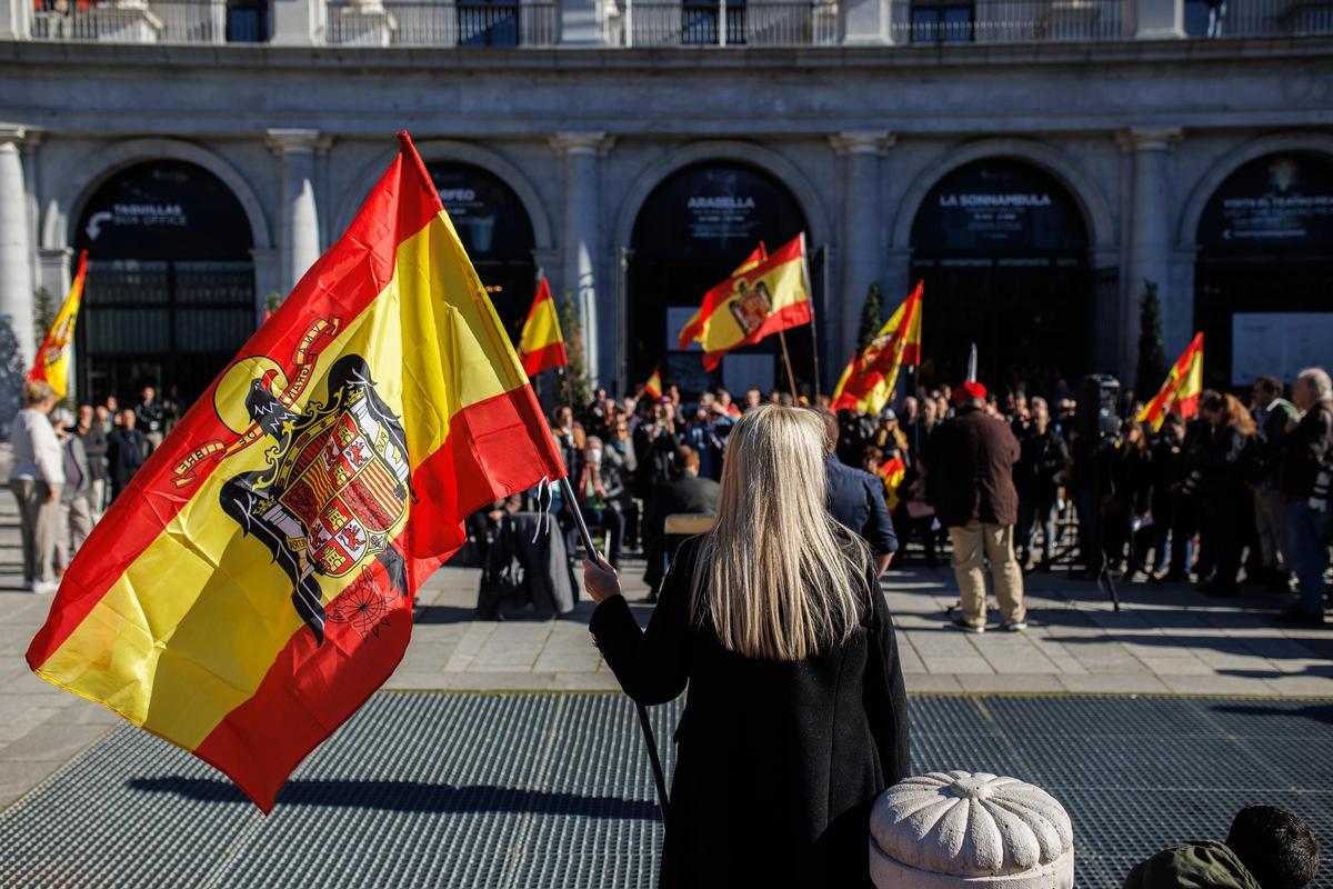 El Govern inicia un expedient sancionador a la Falange pels actes del 20-N El Govern inicia un expedient sancionador a la Falange pels actes del 20-N