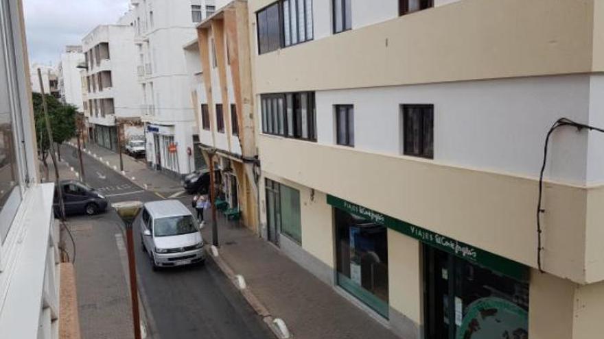 Calle Canalejas de Arrecife, una de las afectadas por el corte de luz esta mañana.