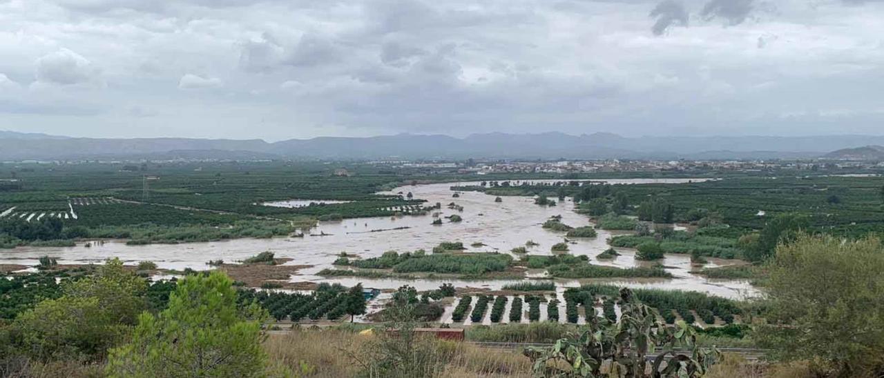 Desbordamiento del Albaida en la confluencia con el Xúquer en Alberic en el temporal de septiembre de 2019. | LEVANTE-EMV