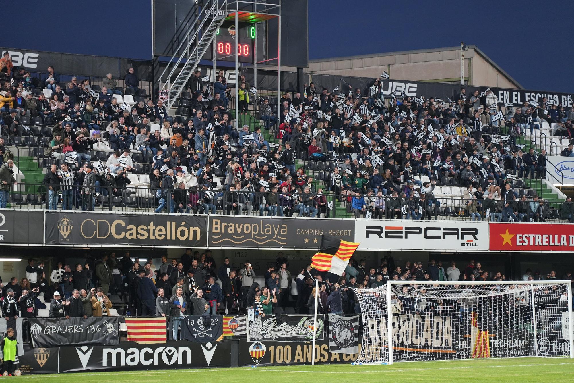 La afición del Castellón antes del partido