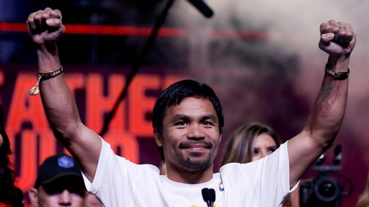 El boxeador filipino Manny Pacquiao, posa para sus fans en Las Vegas